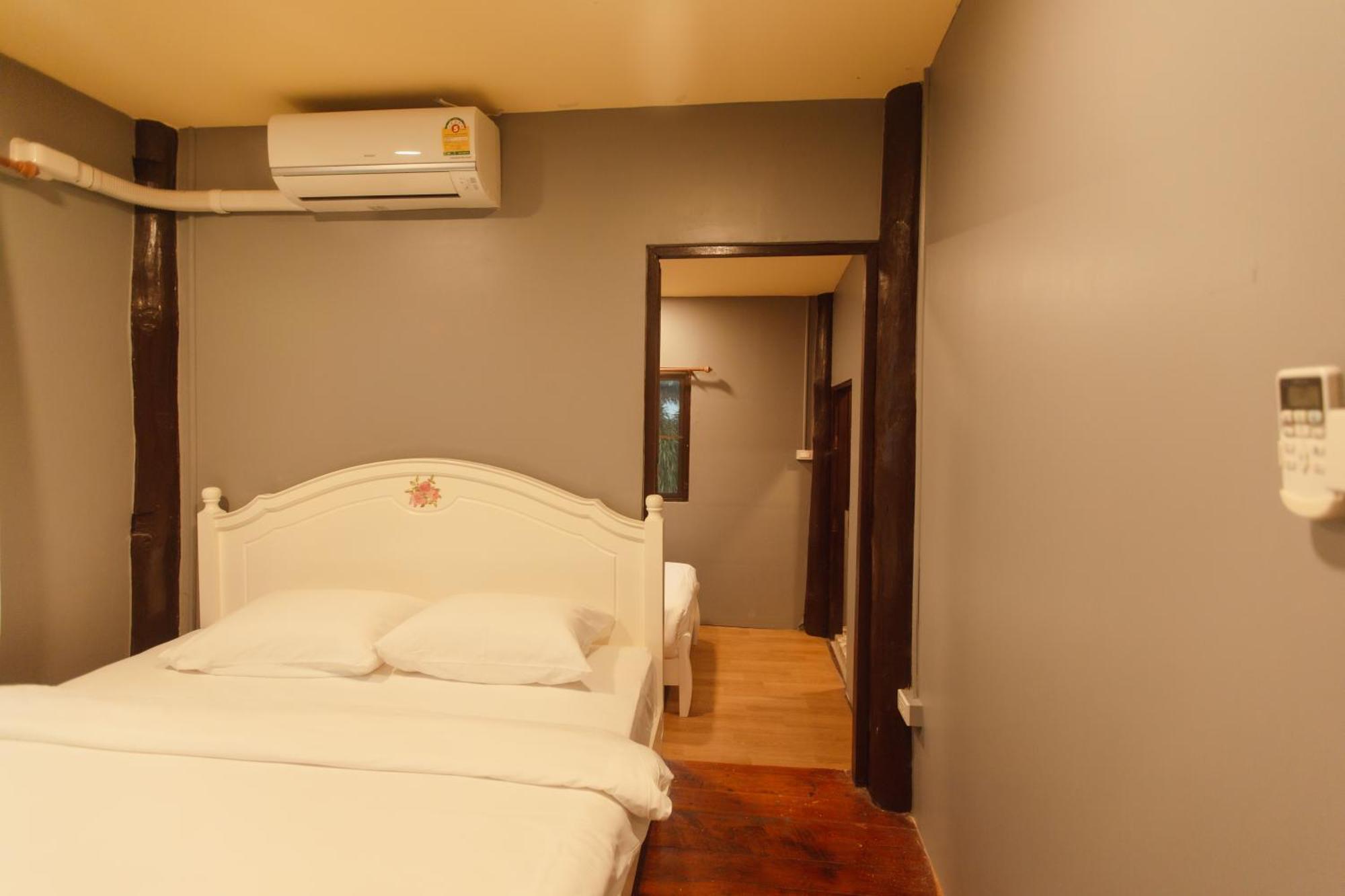 Agga Cnx Hostel Chiang Mai Exterior photo
